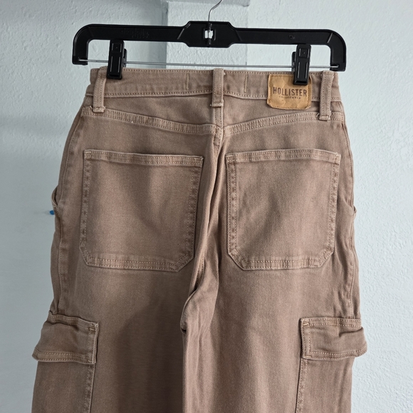 Hollister Beige High-Rise Pants - Picture 6 of 6